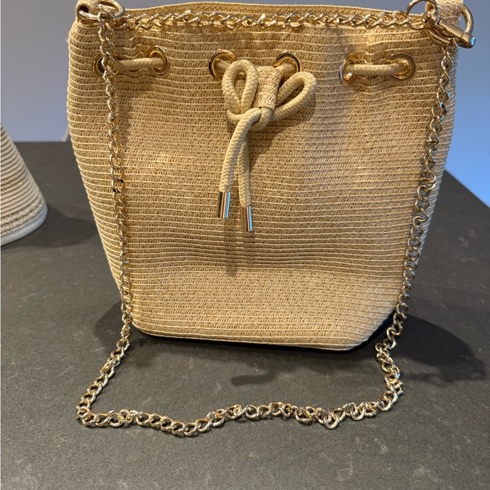 Woven paper straw Bucket Bag with Gold Chain